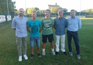 Da sinistra: Assessore allo sport Alex Andreoli, Preparatore atletico Luca Mosca, Vice Presidente Giovane Offagna San Biagio Alessandro Andreoli, Mister Matteo Recinti, il presidente Maurizio Fagotti